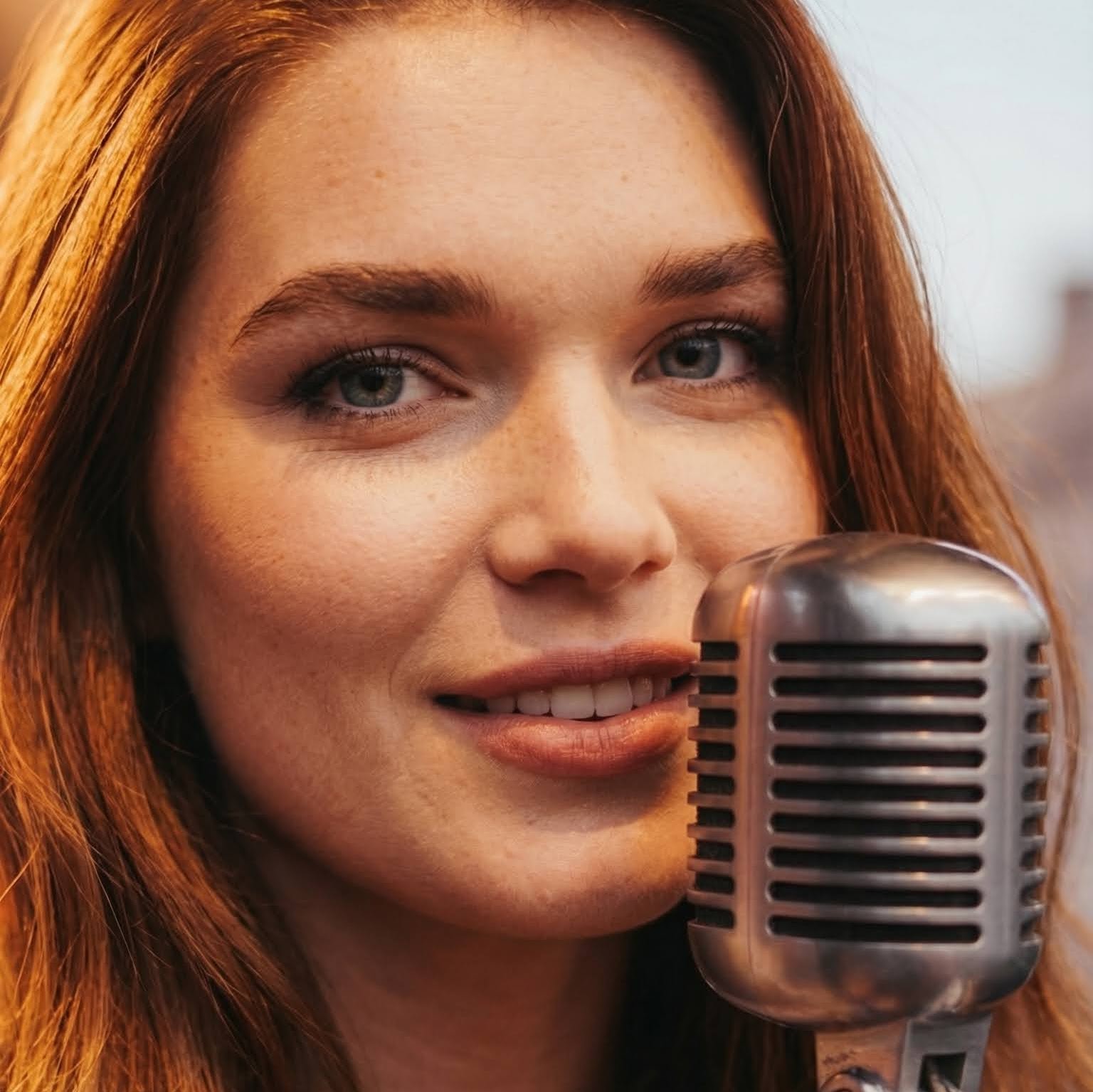 Sofia Brainwood — chanteuse virtuelle & artiste IA française